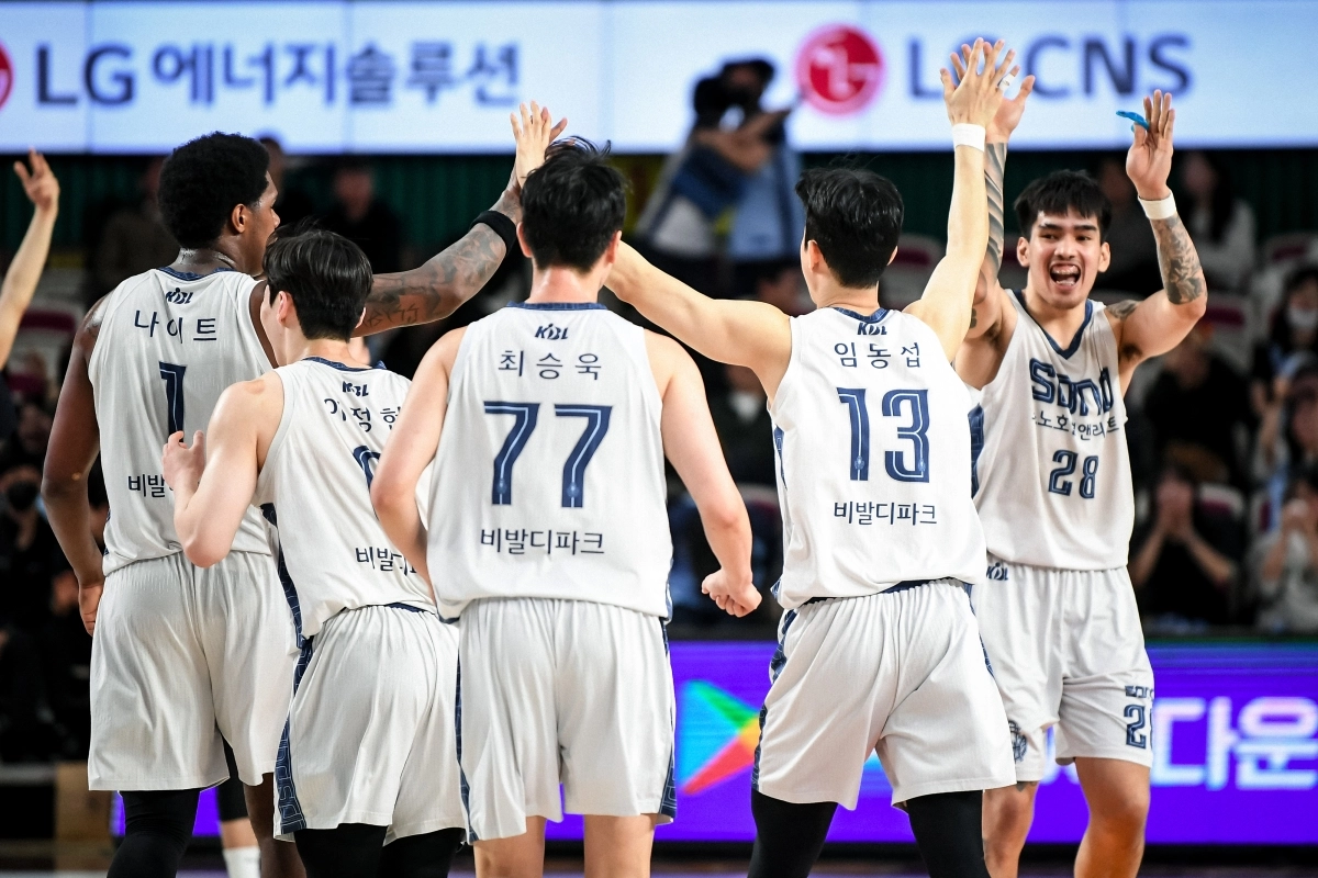 고양 소노 선수들이 11일 경남 창원체육관에서 열린 2025~26 LG전자 프로농구 정규리그 창원 LG와의 경기에서 기뻐하고 있다. 2026.3.11 KBL 제공