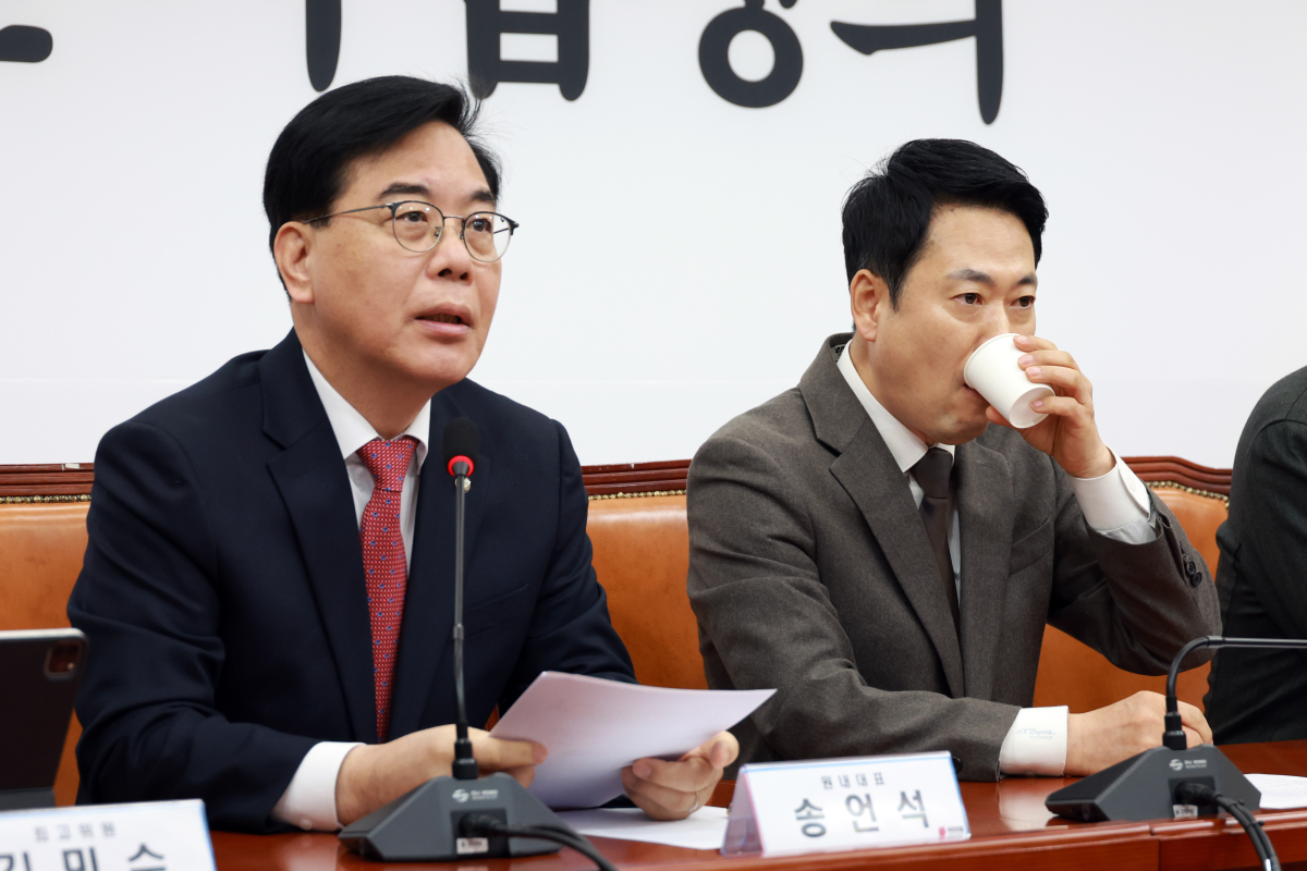 송언석 국민의힘 원내대표가 12일 서울 여의도 국회에서 열린 최고위원회의에서 발언하고 있다. 뉴시스