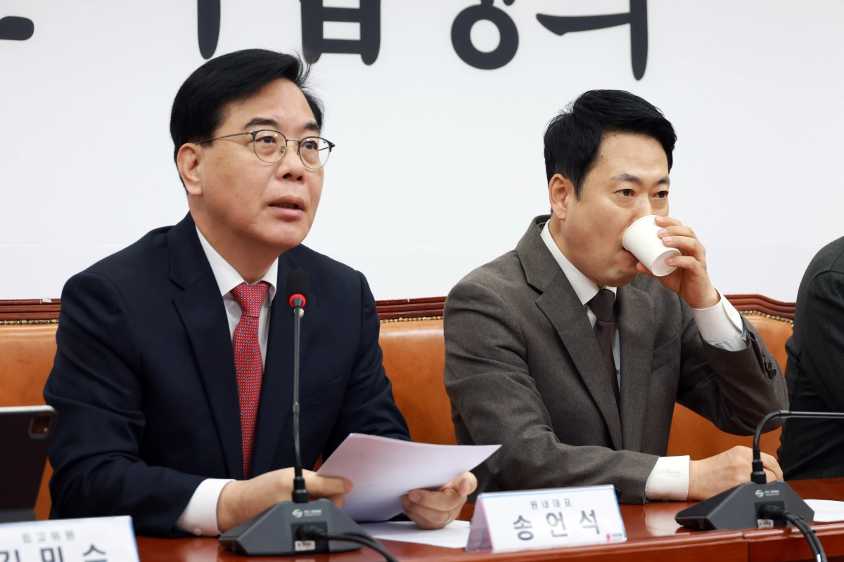 송언석 국민의힘 원내대표가 12일 서울 여의도 국회에서 열린 최고위원회의에서 발언하고 있다. 뉴시스