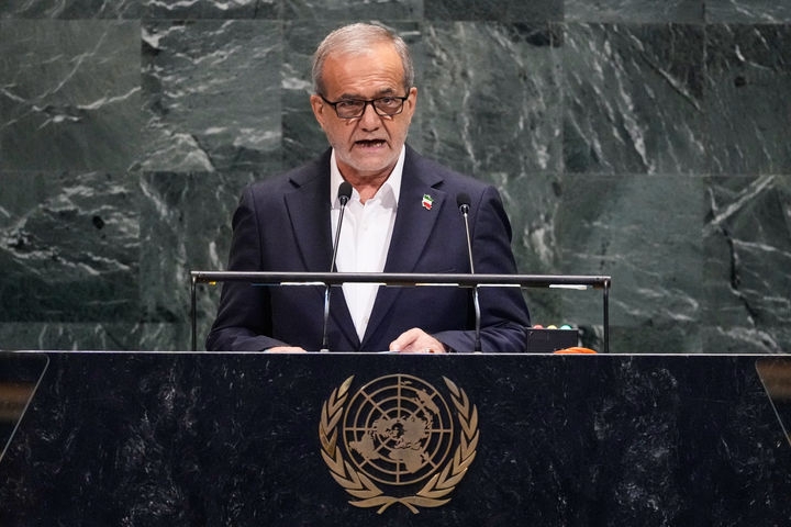 마수드 페제시키안 이란 대통령이 종전 조건으로 전쟁 피해 배상금 지급을 언급했다. 사진은 페제시키안 대통령이 지난해 9월24일(현지 시간) 뉴욕에서 열린 제80차 유엔총회에서 연설하는 모습. 2026.03.12. AP 뉴시스