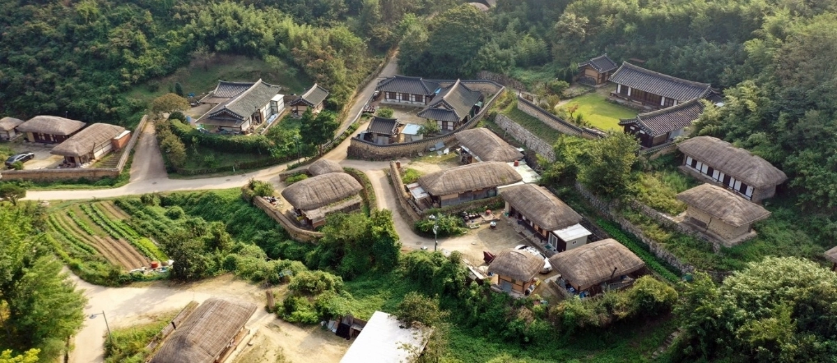 유네스코 세계문화유산인 경북 경주시 강동면 양동마을 전경. 경주시 제공