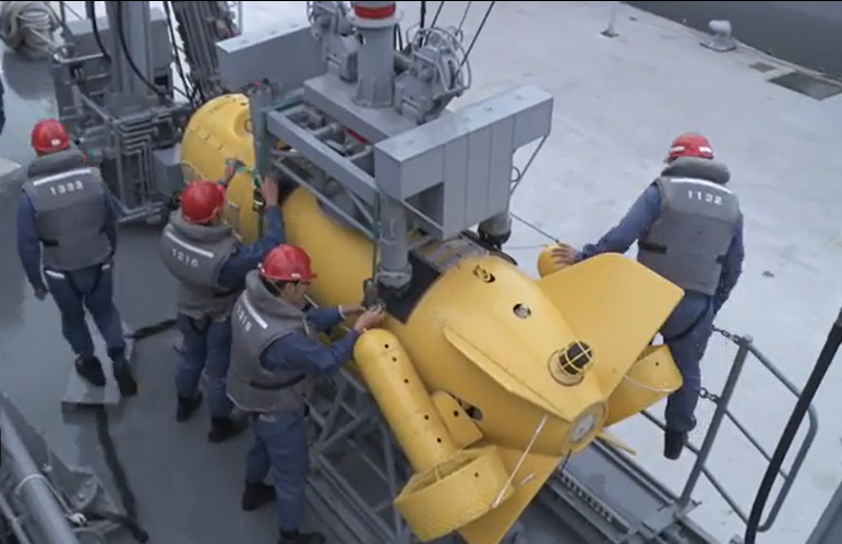 일본 해상자위대의 기뢰 소해 훈련 장면. 유튜브 캡처
