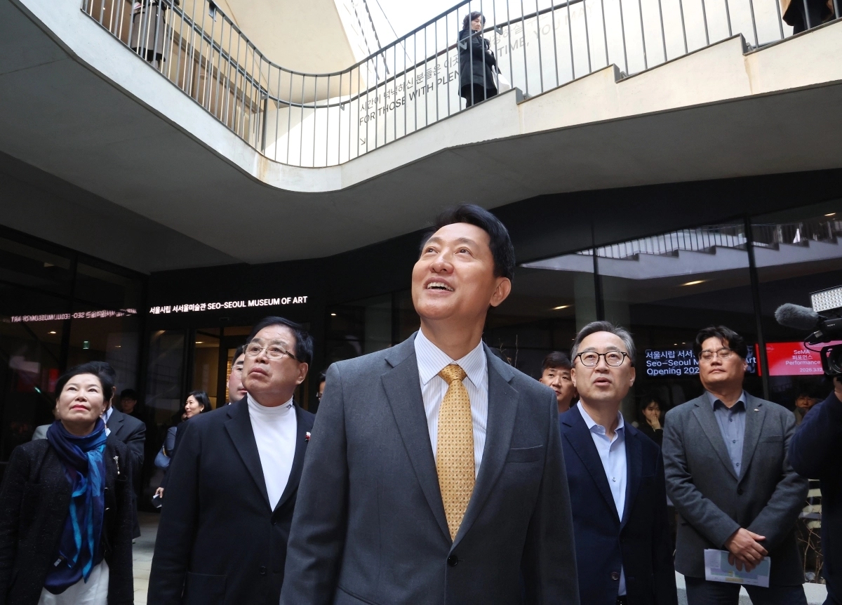 서서울미술관 둘러보는 오세훈 서울시장·유성훈 금천구청장