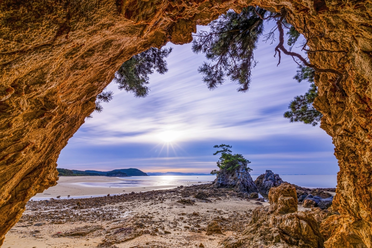 섬비엔날레 사진 공모전에서 최우수 수상작으로 선정된 ‘원산도의 아침’.  섬비엔날레 조직위원회 제공