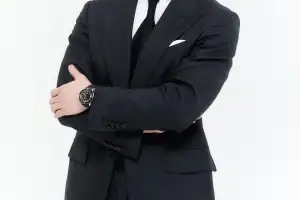 ‘스타 셰프’ 손종원, ‘벤츠 메이트’로… “브랜드 철학 맞닿아”