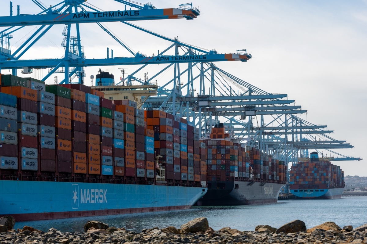 지난 4일(현지시간) 미국 캘리포니아주 로스앤젤레스항에 정박한 컨테이너선들. 로스앤젤레스 로이터 연합뉴스