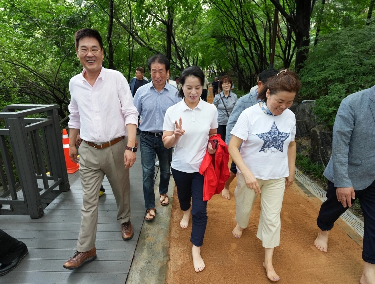 종로 숭인공원 맨발산책로