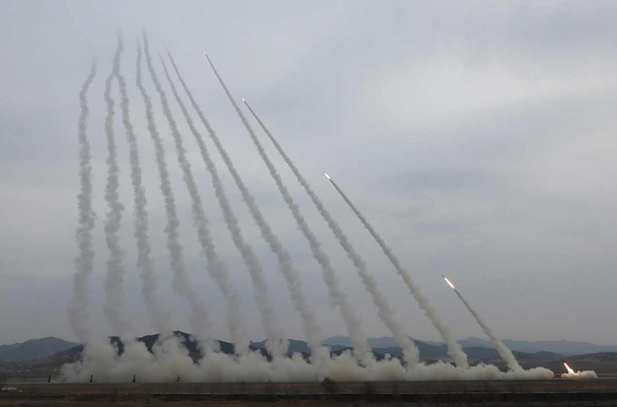 초정밀 방사포 화력 뿜은 北