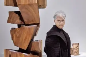 구순의 톱질, 나뭇결에 새긴 ‘순간’