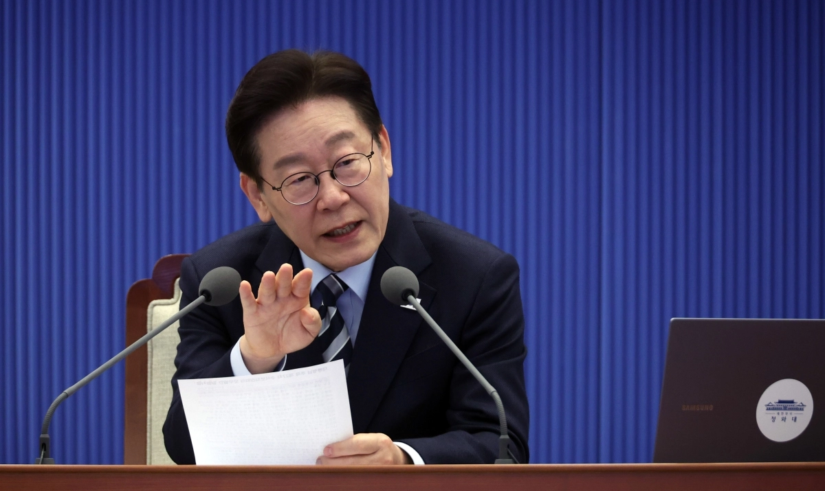 이재명 대통령이 지난 12일 청와대 여민관에서 열린 수석보좌관회의에서 발언하고 있다.2026.3.12 뉴스1