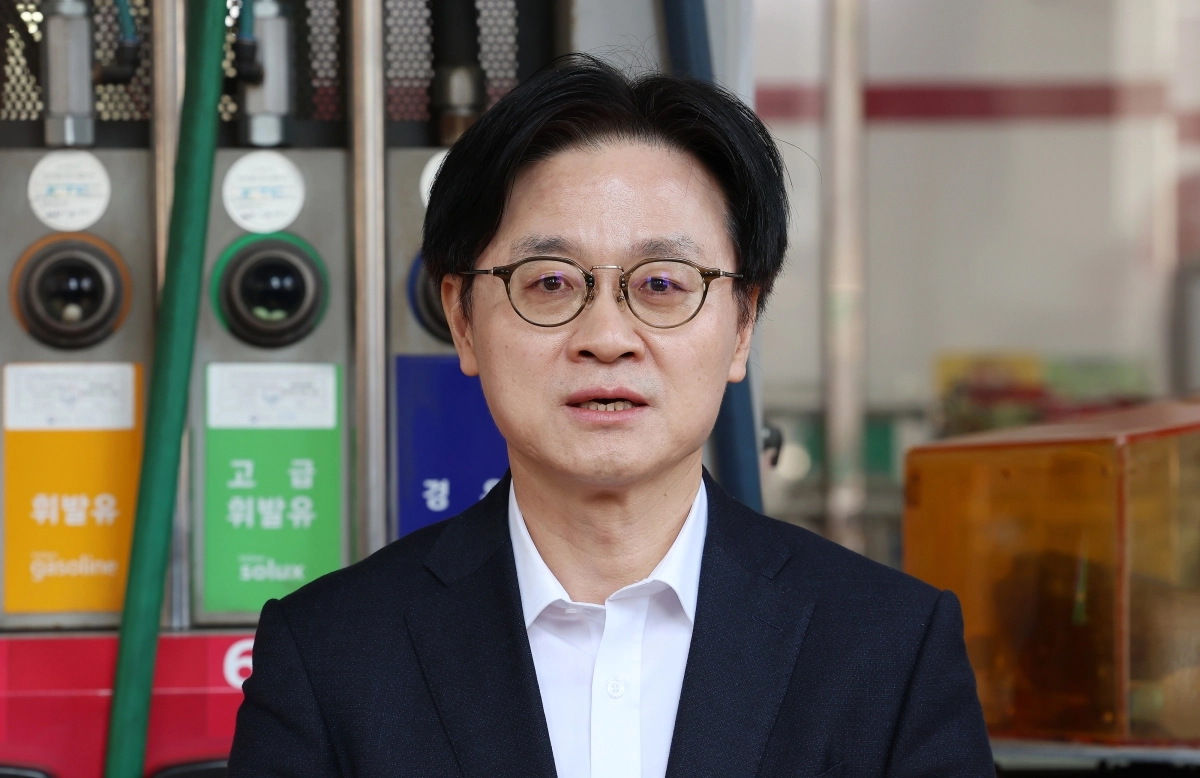 석유 최고가격제 시행, 주유소 방문한 김정관 산업통상부 장관