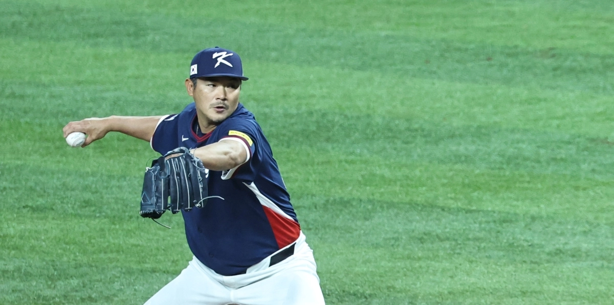 WBC 한국 야구대표팀의 노경은이 14일(한국시간) 미국 마이애미 론디포파크에서 열린 도미니카공화국과의 준준결승전에서 역투하고 있다. 마이애미 연합뉴스