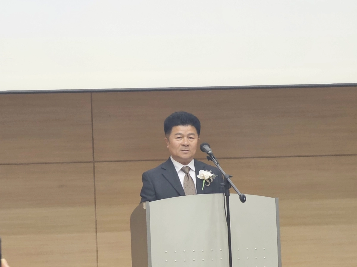 이호재 이임회장이 회원들에게 고마움을 전하고 있다.
