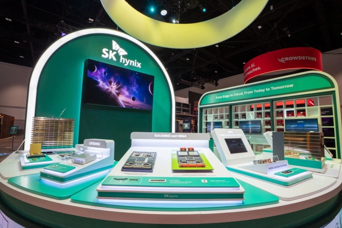 SK하이닉스는 미국 캘리포니아주 새너제이에서 16일(현지시간) 개막한 엔비디아의 연례 개발자 회의 ‘GTC 2026’에서 ‘AI 메모리 스포트라이트’를 주제로 한 전시 공간을 공개했다고 17일 밝혔다. 사진은 SK하이닉스 전시관 전경. 2026.3.17 [SK하이닉스 제공. 재판매 및 DB 금지] <저작권자(c) 연합뉴스, 무단 전재-재배포, AI 학습 및 활용 금지>