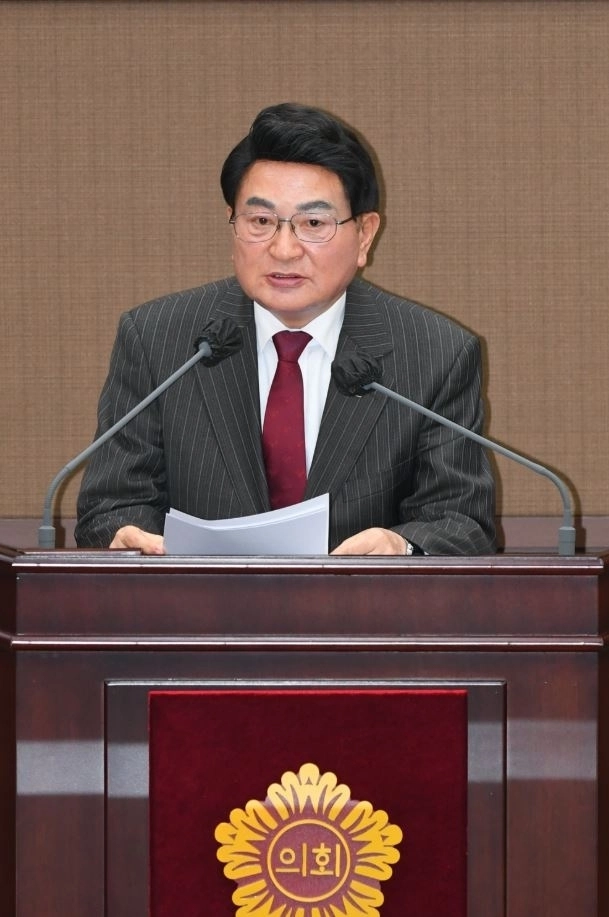 지난 13일 제334회 임시회 제3차 본회의 5분 자유발언을 하는 홍국표 의원
