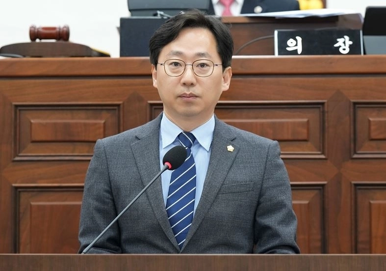 오승철 하남시의원이 지난 16일 제346회 임시회 제1차 본회의에서 ‘하남형 도시 스마트팜 전략적 도입 필요성’을 주제로 5분 자유발언을 하고 있다. 오승철 의원 제공