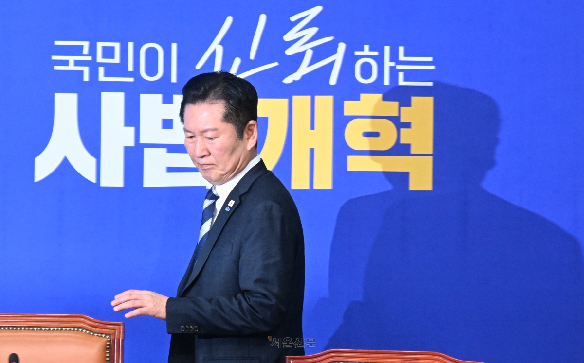 thumbnail - 정청래 “檢개혁안 19일 본회의 처리<br>공소청 검사 수사지휘·개입권 삭제”