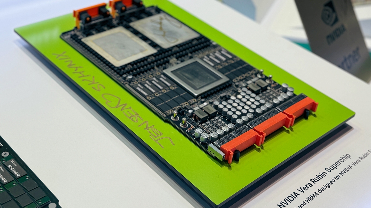 16일(현지시간) 미국에서 개최된 GTC 2026 SK하이닉스 부스에 전시된 엔비디아 차세대 AI 가속기 ‘베라 루빈’. 엔비디아 젠슨 황 CEO가 “Jensen ♡ SK Hynix” 사인을 남겼다. SK하이닉스 제공