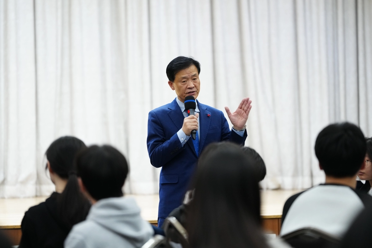 이승로 성북구청장이 지난 14일 구청에서 열린 위촉식에서 발언하고 있다.  성북구 제공