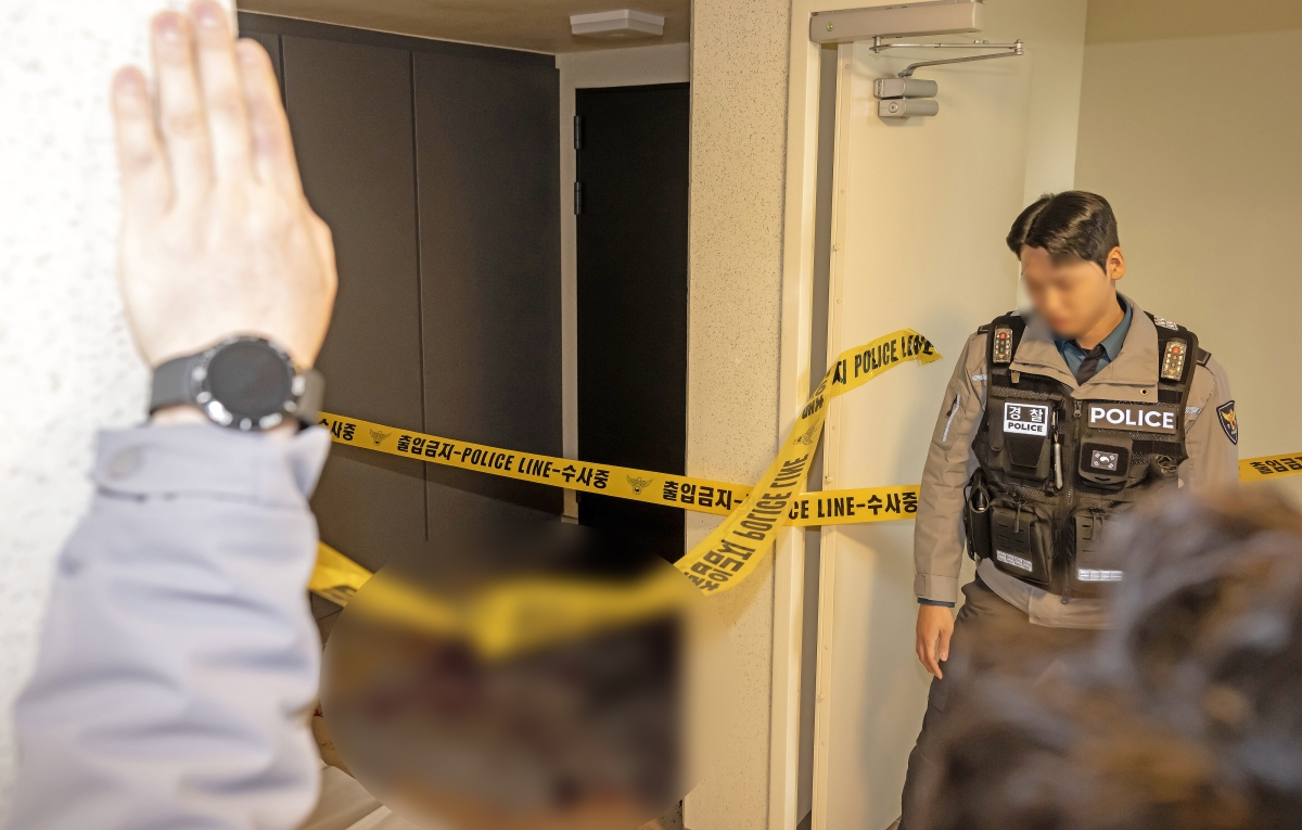 사건 현장 통제하는 경찰