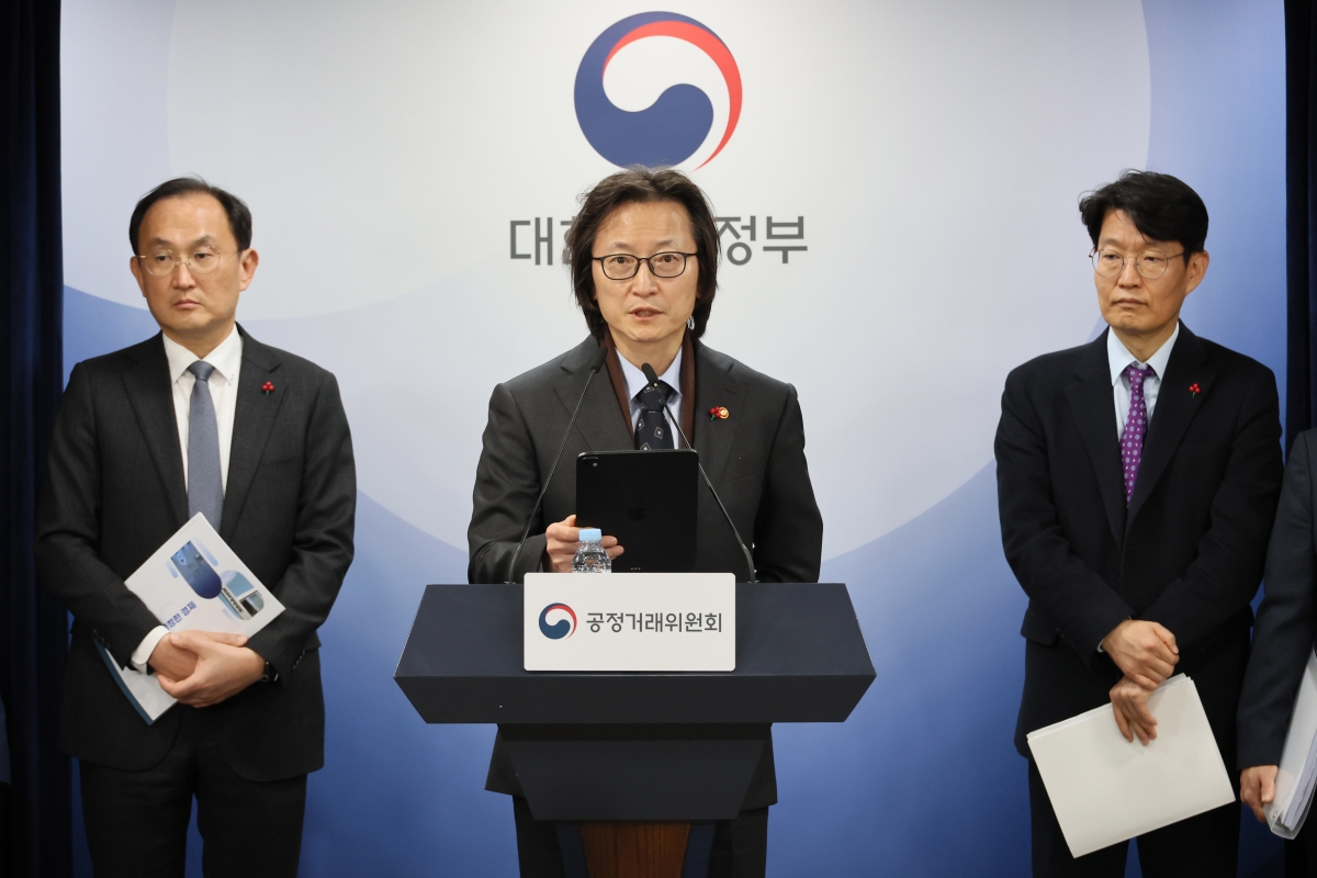 주병기 공정위원장, 업무보고 사후 브리핑     (서울=연합뉴스) 이정훈 기자 = 주병기 공정거래위원장이 19일 서울 종로구 정부서울청사에서 업무보고 사후 브리핑을 하고 있다. 2025.12.19     uwg806@yna.co.kr (끝)
