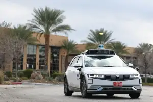 中 베이징에 8개 부처 파견…로보택시·자율주행 점검