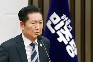 김어준 방송서 막전막후 전한 정청래 “李대통령 굉장히 똑똑해”