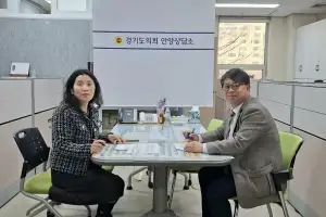 김재훈 경기도의원, 평촌도서관 재개관에 따른 면담 가져