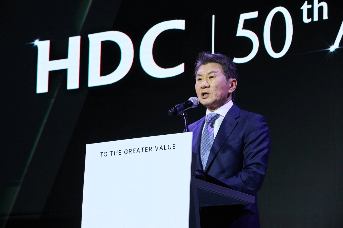 정몽규 HDC그룹 회장이 18일 서울 용산구 드래곤시티에서 열린 창립 50주년 기념식에서 미래 비전을 밝히고 있다. HDC그룹 제공