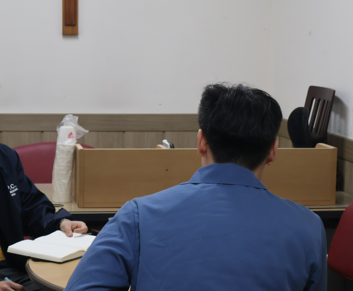 수도권의 한 교도소에서 18일 열린 ‘가족만남의 시간’ 행사에서 한 수용자가 서울신문과 인터뷰하고 있다. 법무부 제공