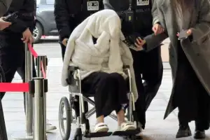 경찰, ‘반포대교 추락 포르쉐’ 약물 출처 병원 원장 입건…공범 내일 송치