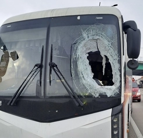 사고를 당한 버스. 경기도소방재난본부 제공