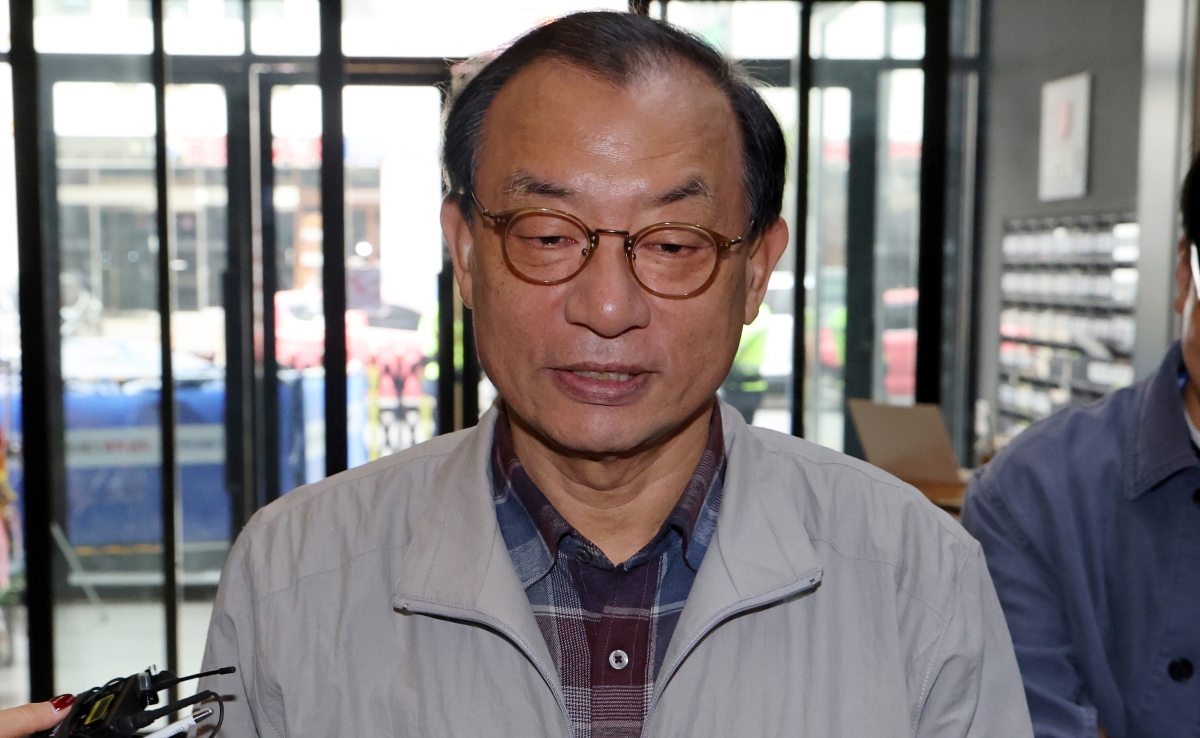 국민의힘 이정현 공천관리위원장이 15일 서울 영등포구 국민의힘 당사에서 열린 비공개 공관위 회의에 참석하기 위해 입장하고 있다. 이 위원장은 지난 13일 위원장직에서 물러났다가 이날 복귀했다. 2026.3.15 연합뉴스