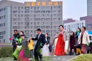[포토] 북한 화성지구 4단계 주택단지 새집들이