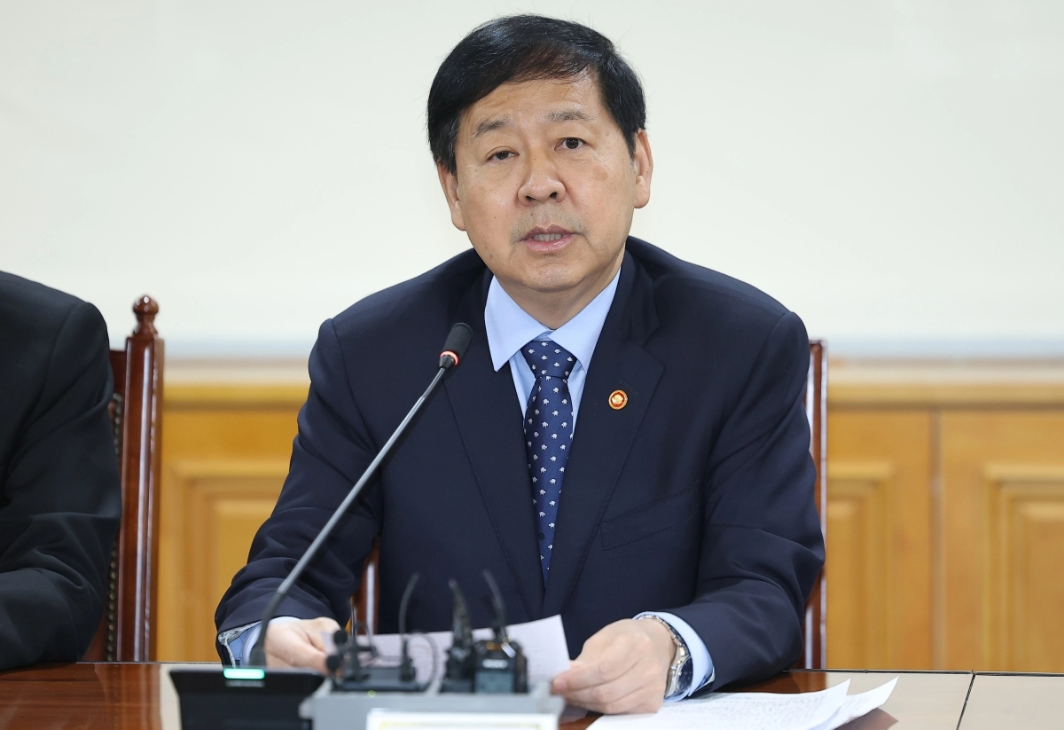 모두발언하는 구윤철 부총리     (서울=연합뉴스) 김성민 기자 = 구윤철 부총리 겸 재정경제부 장관이 19일 서울 중구 은행회관에서 열린 확대거시경제금융회의에서 모두발언을 하고 있다. 2026.3.19     ksm7976@yna.co.kr (끝)