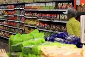 웨하스·엄마손파이·폴라포… 제과·아이스크림도 4월부터 가격 내린다