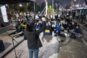 유호준 경기도의원, 이주노동자 고(故) 뚜안 씨 추모 분향소 찾아