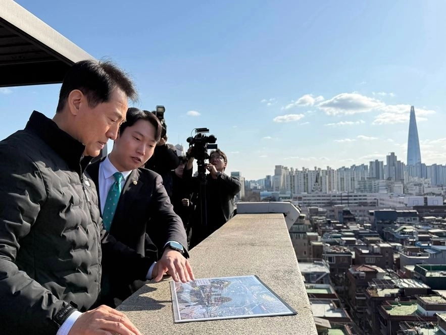 풍납동 현장을 점검하는 오세훈 시장과 김규남 의원