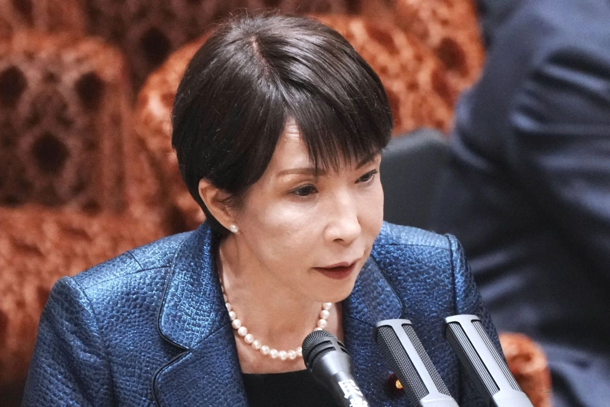 다카이치 사나에 일본 총리가 18일 일본 참의원(상원) 예산위원회에서 질문에 답하고 있다. AFP 연합뉴스