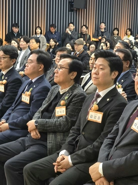 개관식에 참석한 김경훈 의원