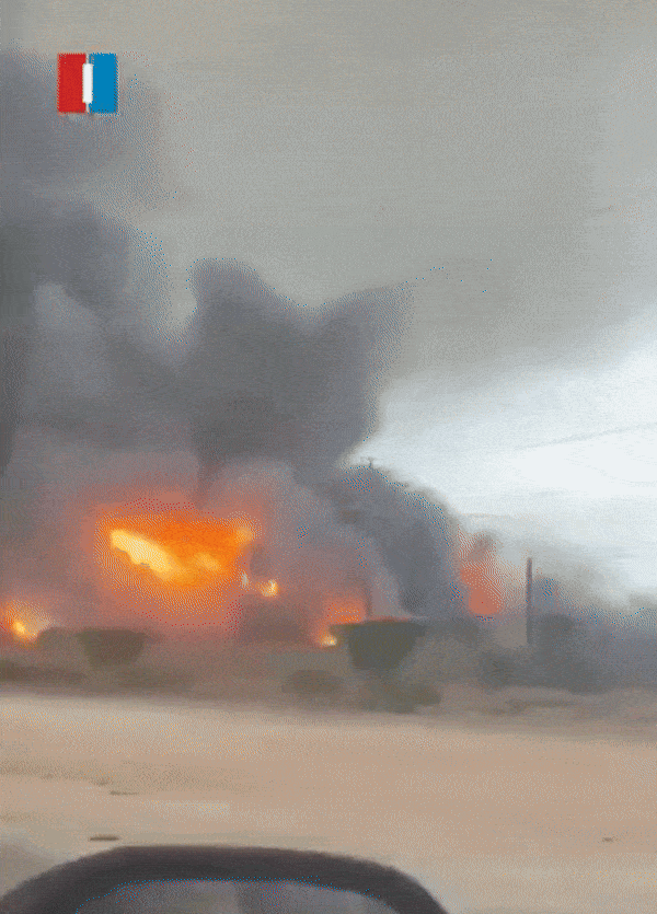 18일(현지시간) 이란 남부 사우스 파르스 가스전에서 이스라엘 공격으로 인한 화재가 발생하고 있다. 사우스파르스는 이란 가스 생산량의 70%를 담당하는 이란의 핵심 에너지 공급 인프라다. 2026.3.18 이란인터내셔널 화면