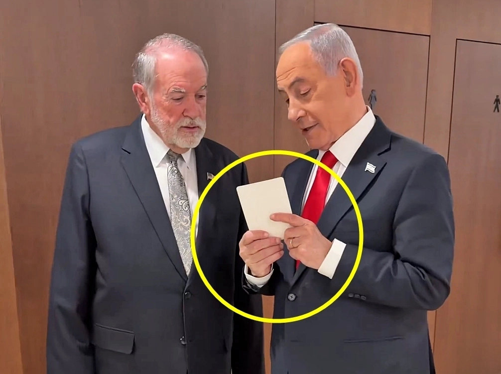 베냐민 네타냐후 이스라엘 총리가 이란 고위 인사 제거 성과를 직접 과시하는 영상을 공개했다. 네타냐후 총리는 현지시간 17일(현지시간) 공식 X(옛 트위터) 계정에 마이크 허커비 주이스라엘 미국 대사와의 면담 장면을 담은 영상을 올렸다. 2026.3.17 네타냐후 엑스