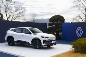 세단처럼 안락하고 SUV처럼 다재다능… 외관도 잘 빠졌네