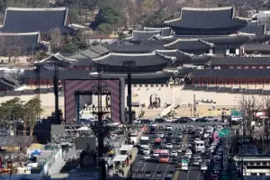 [포토] BTS 공연 준비로 분주한 광화문광장