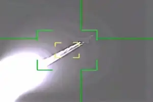 [속보영상] 이란 “미군 F-35 전투기 격추…추락 가능성” 주장