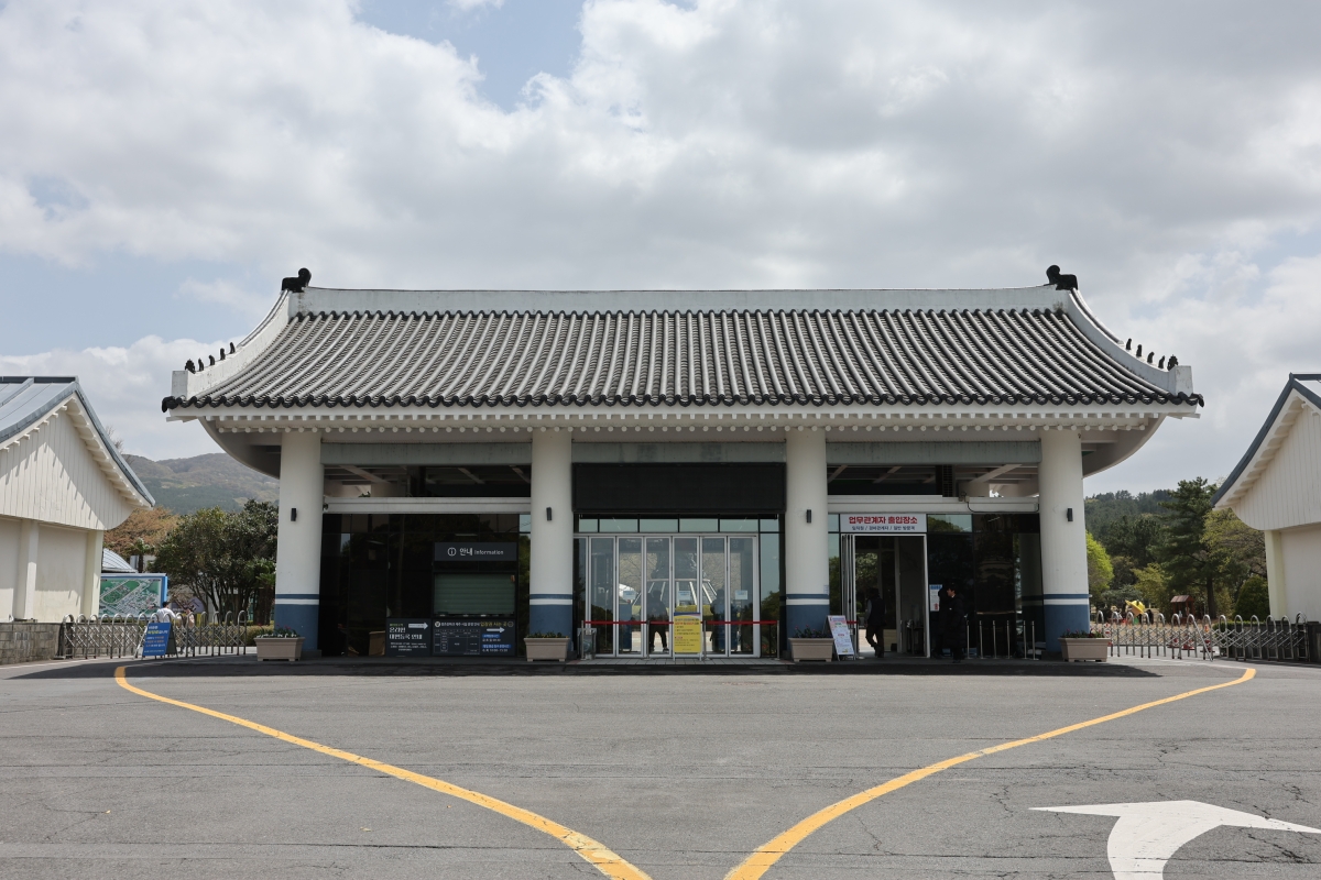 한국마사회 제주본부 중문 입구. 한국마사회 제주본부 제공