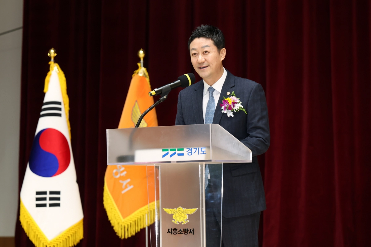 김진경 의장이 20일 시흥소방서 ‘제5회 의용소방대의 날 기념식’에서 의용소방대원들의 노고를 격려하며 축사를 하고 있다. (사진=경기도의회)