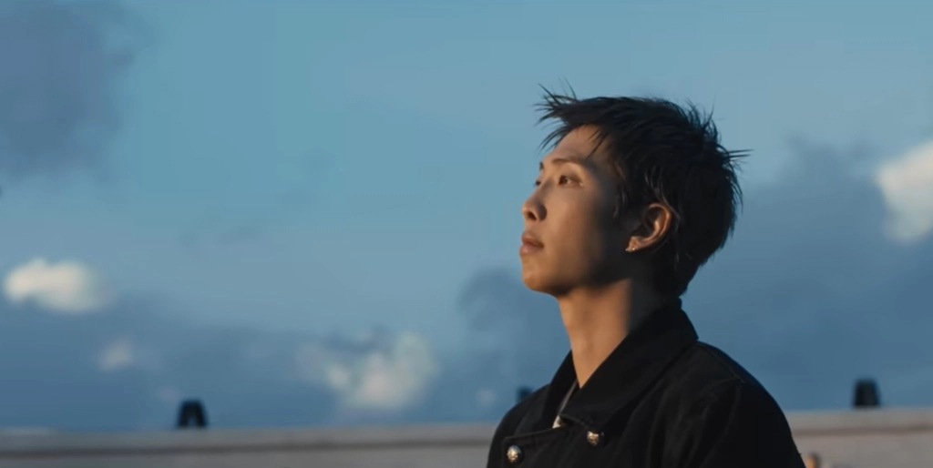 방탄소년단(BTS) ‘SWIM’ 뮤직비디오 캡처.