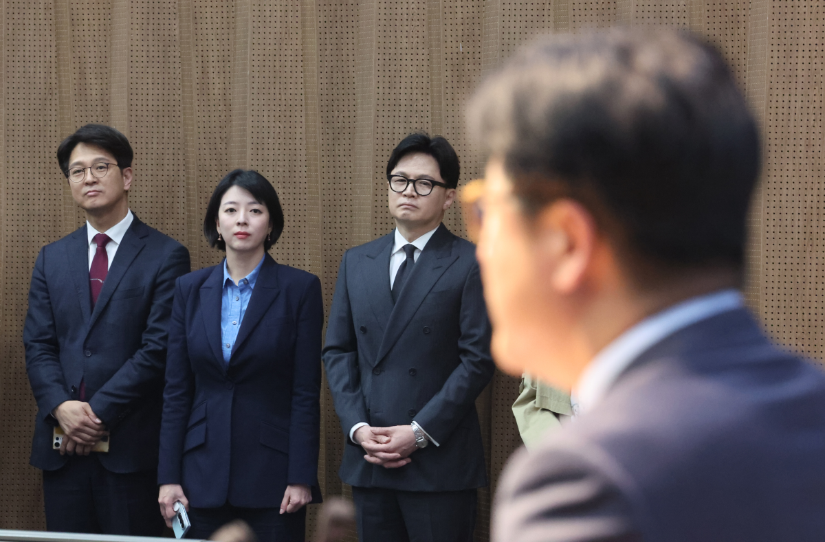 한동훈 전 국민의힘 대표가 20일 서울 여의도 국회 소통관에서 김종혁 전 최고위원의 가처분 승소 관련 기자회견에 자리하고 있다. 뉴스1