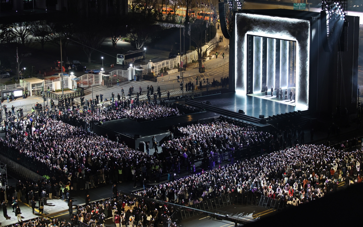 광화문광장 공연 시작하는 BTS